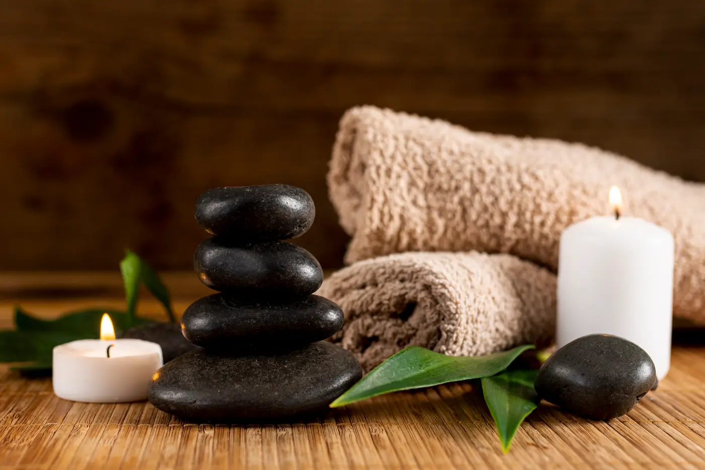 Massage and spa treatment, illustration 14 of 19.