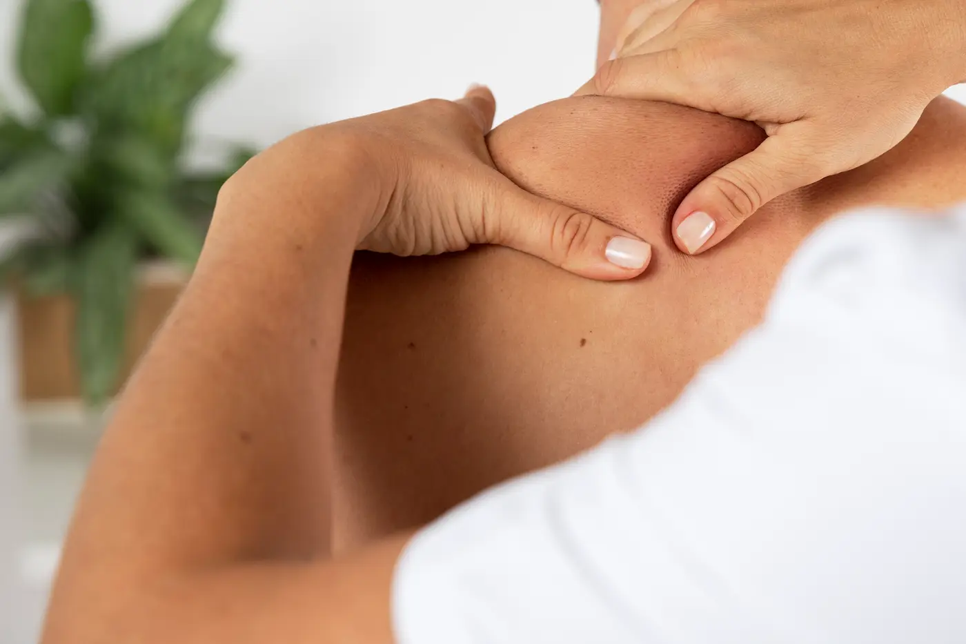 Massage and spa treatment, illustration 7 of 19.