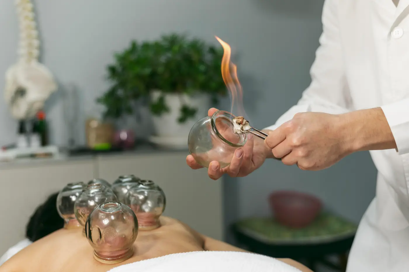 Massage and spa treatment, illustration 6 of 19.